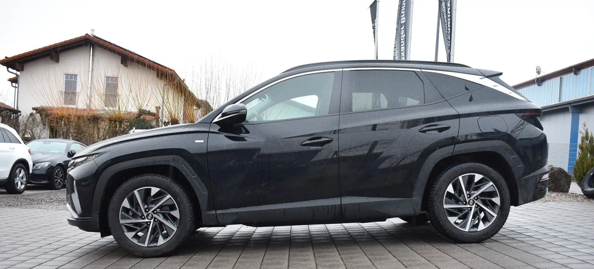 Hyundai TUCSON Trend Mild-Hybrid 2WD Schwarz - 1