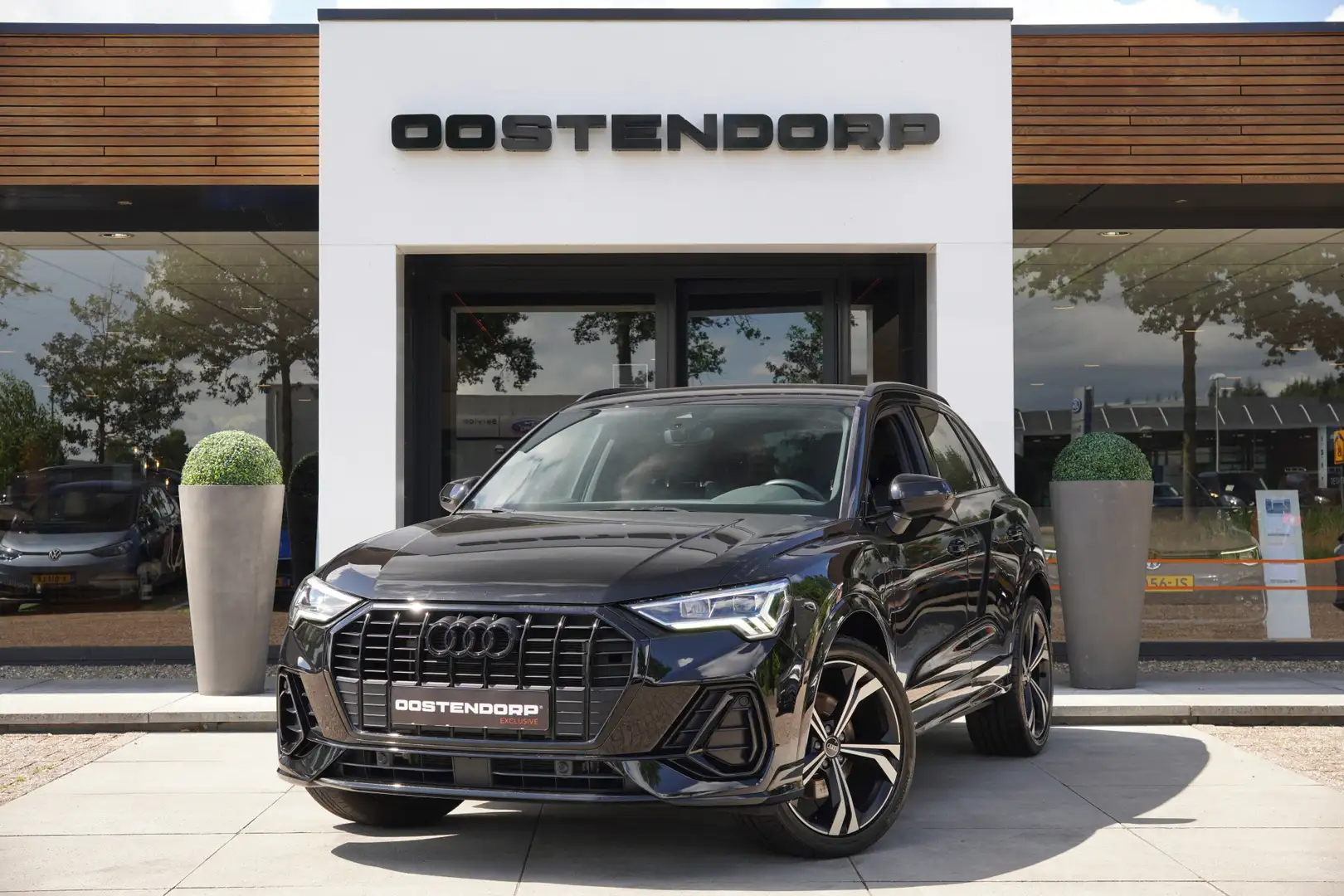 Audi Q3 45TFSIe/245pk S-Line|2022|20"Blackstyle|AppleCarpl Zwart - 2