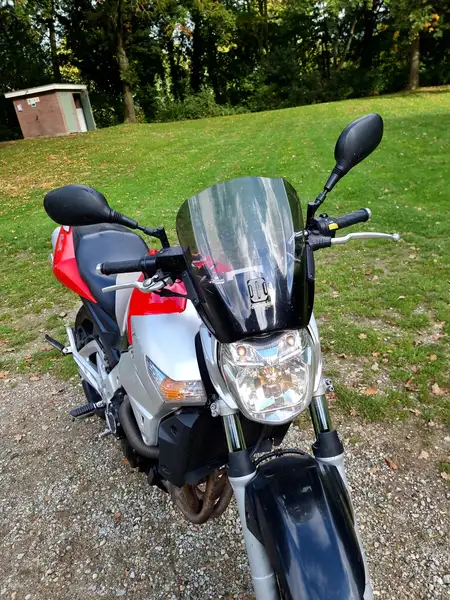 Suzuki GSR 600 - foto 3
