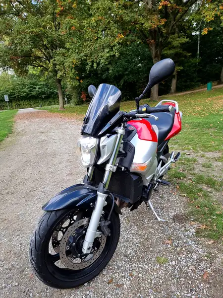 Suzuki GSR 600 - foto 6