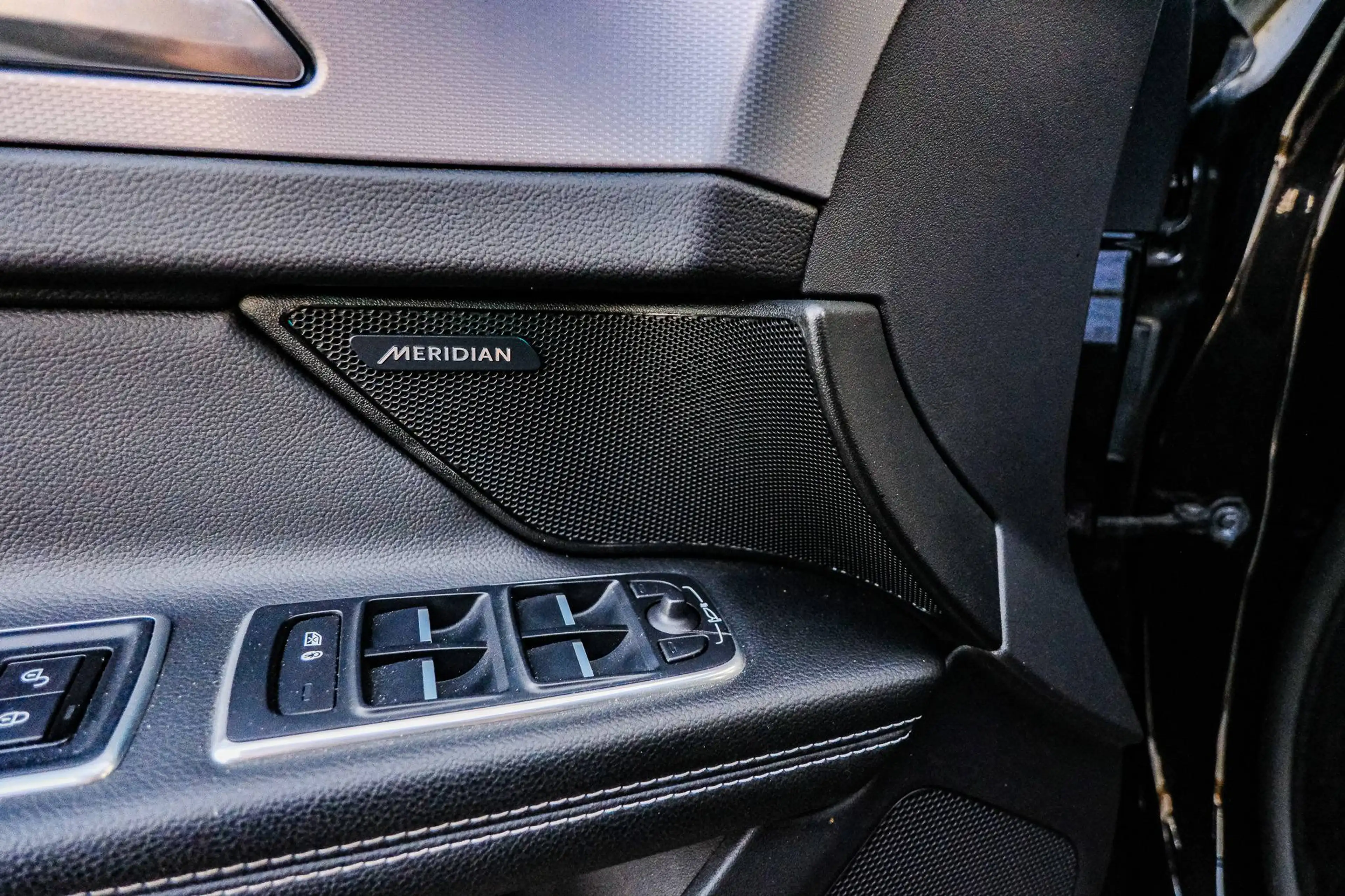 Jaguar XF 2.0 D 179pk R-Sport Meridian ACC AWD — photo 12