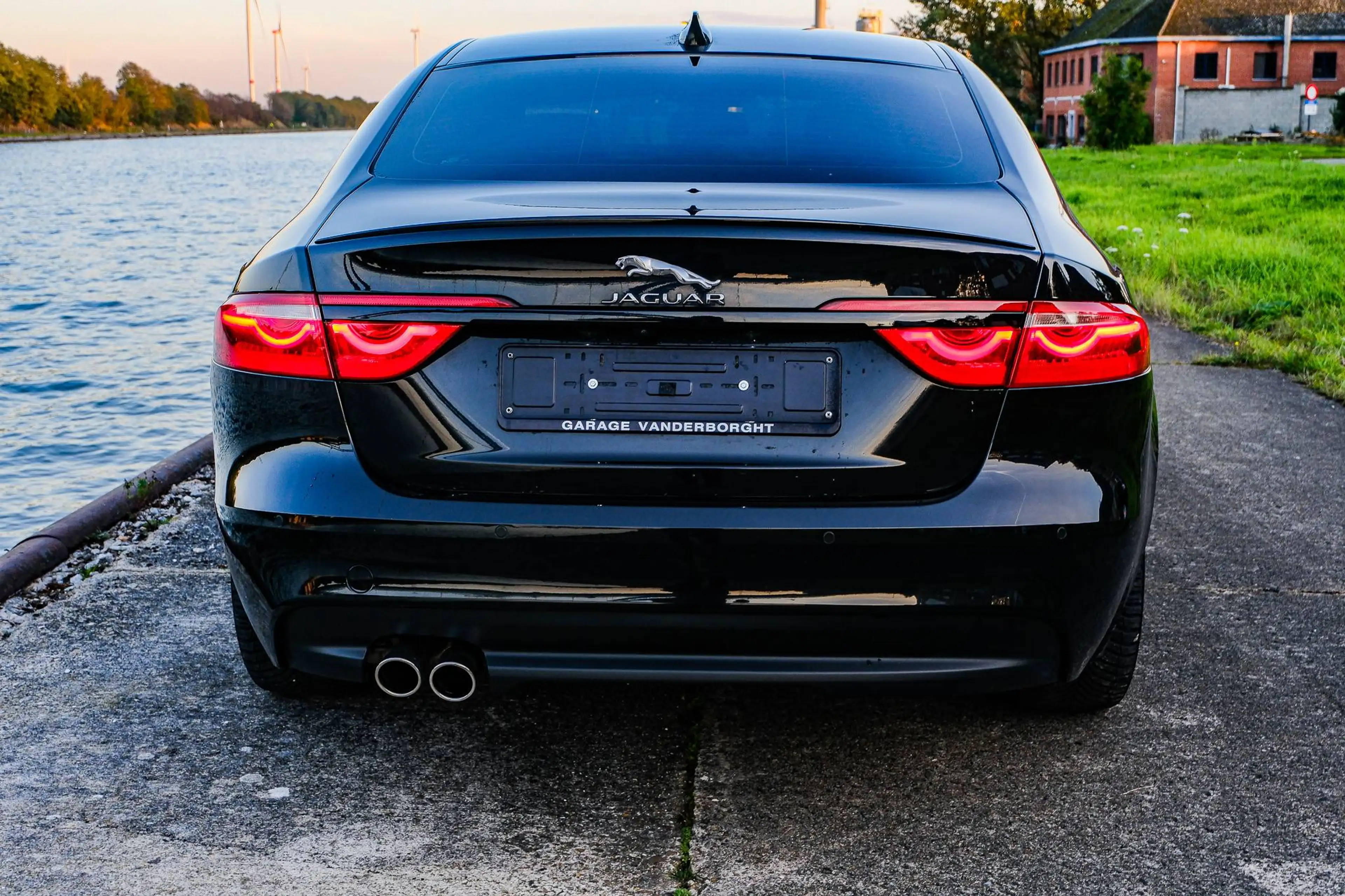 Jaguar XF 2.0 D 179pk R-Sport Meridian ACC AWD — photo 5