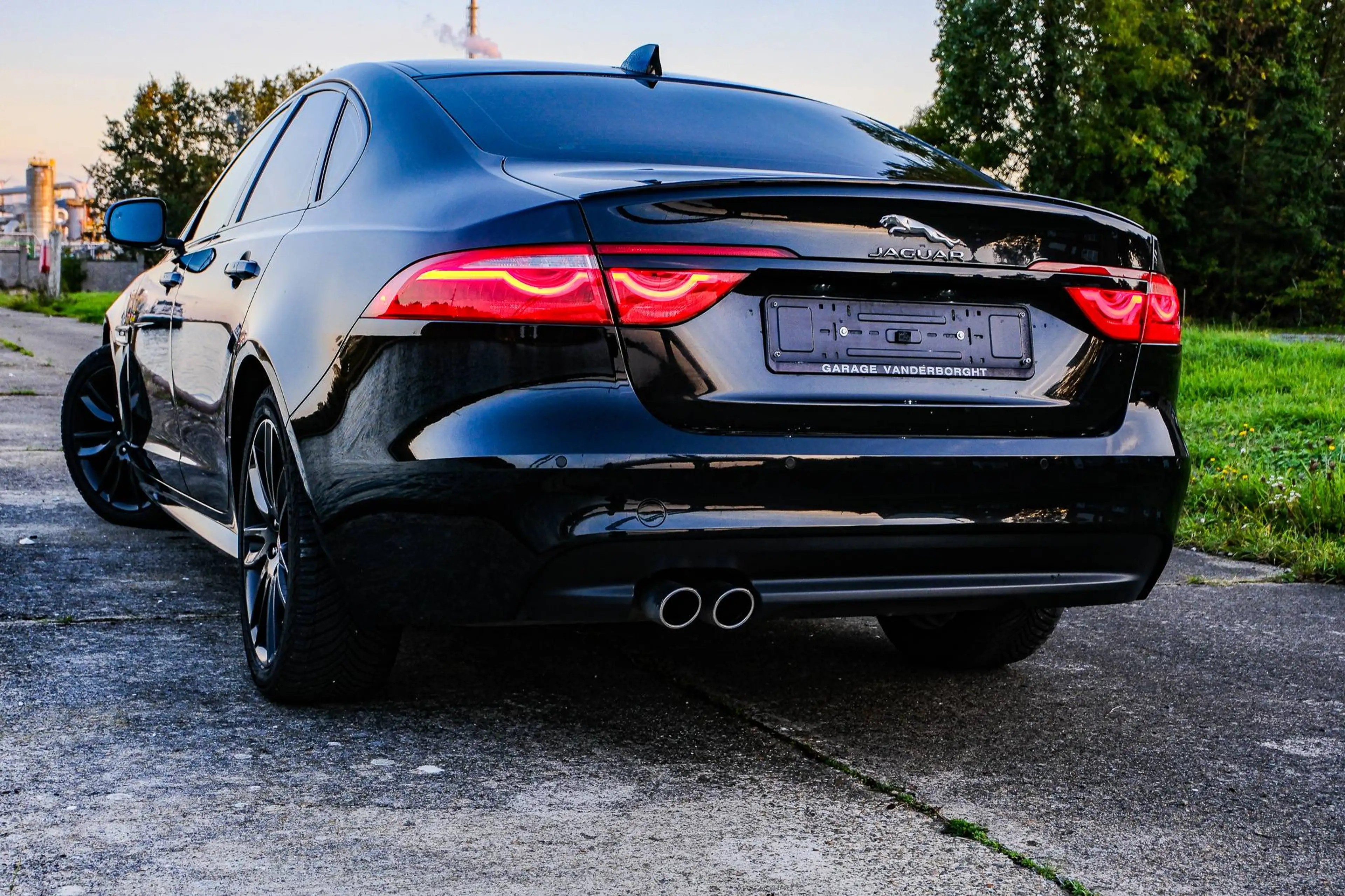 Jaguar XF 2.0 D 179pk R-Sport Meridian ACC AWD — photo 4