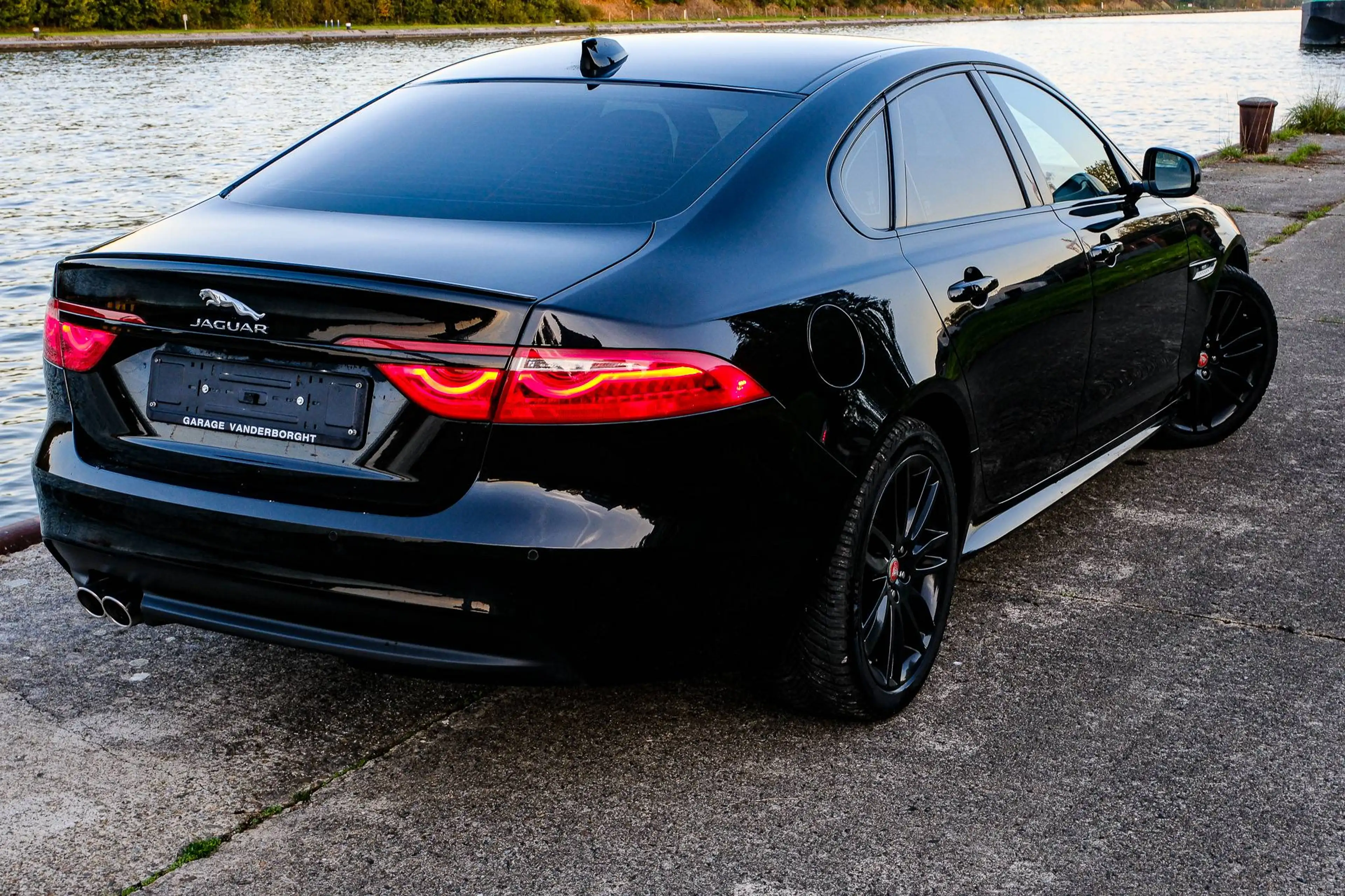 Jaguar XF 2.0 D 179pk R-Sport Meridian ACC AWD — photo 6