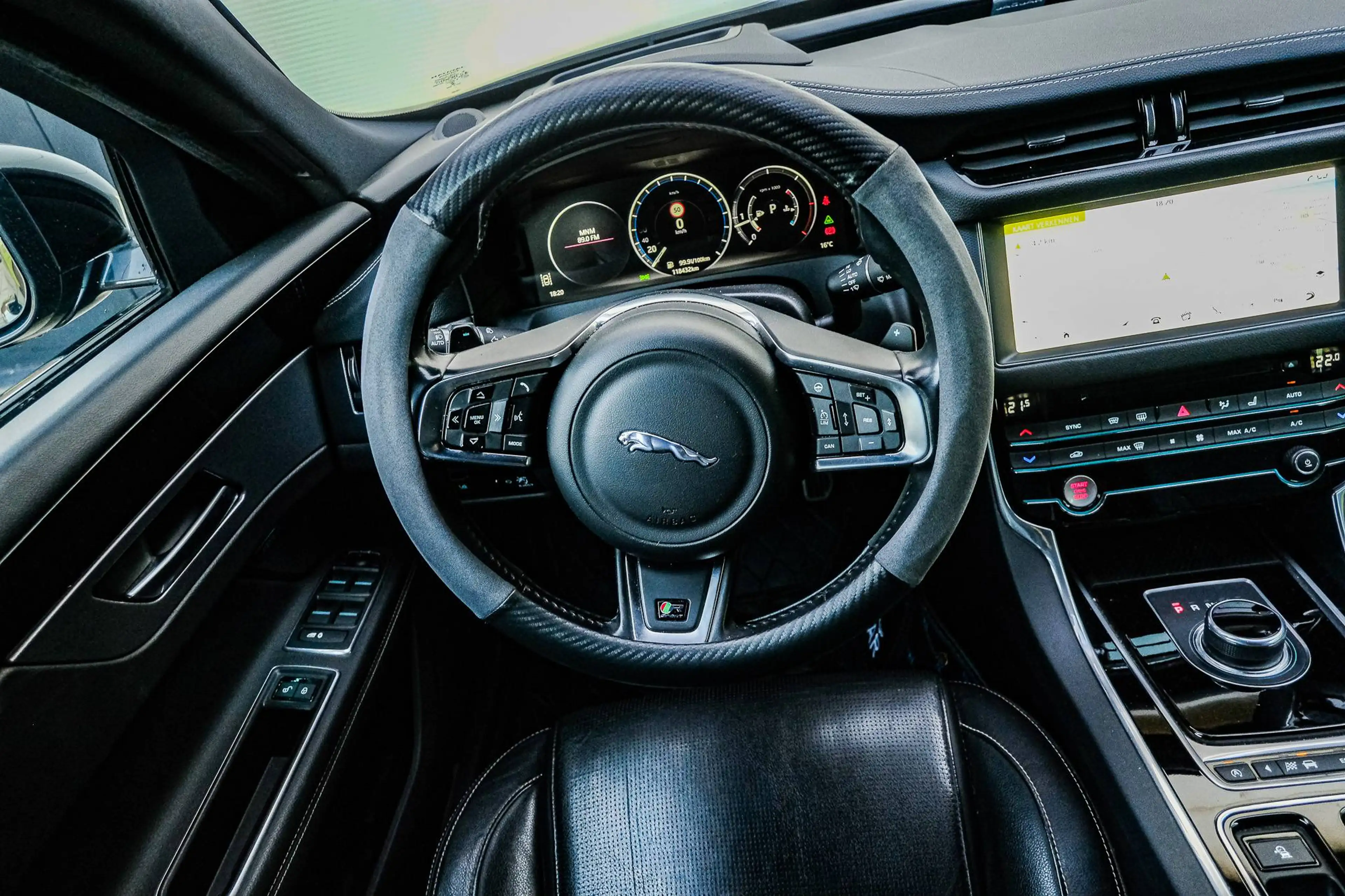 Jaguar XF 2.0 D 179pk R-Sport Meridian ACC AWD — photo 8