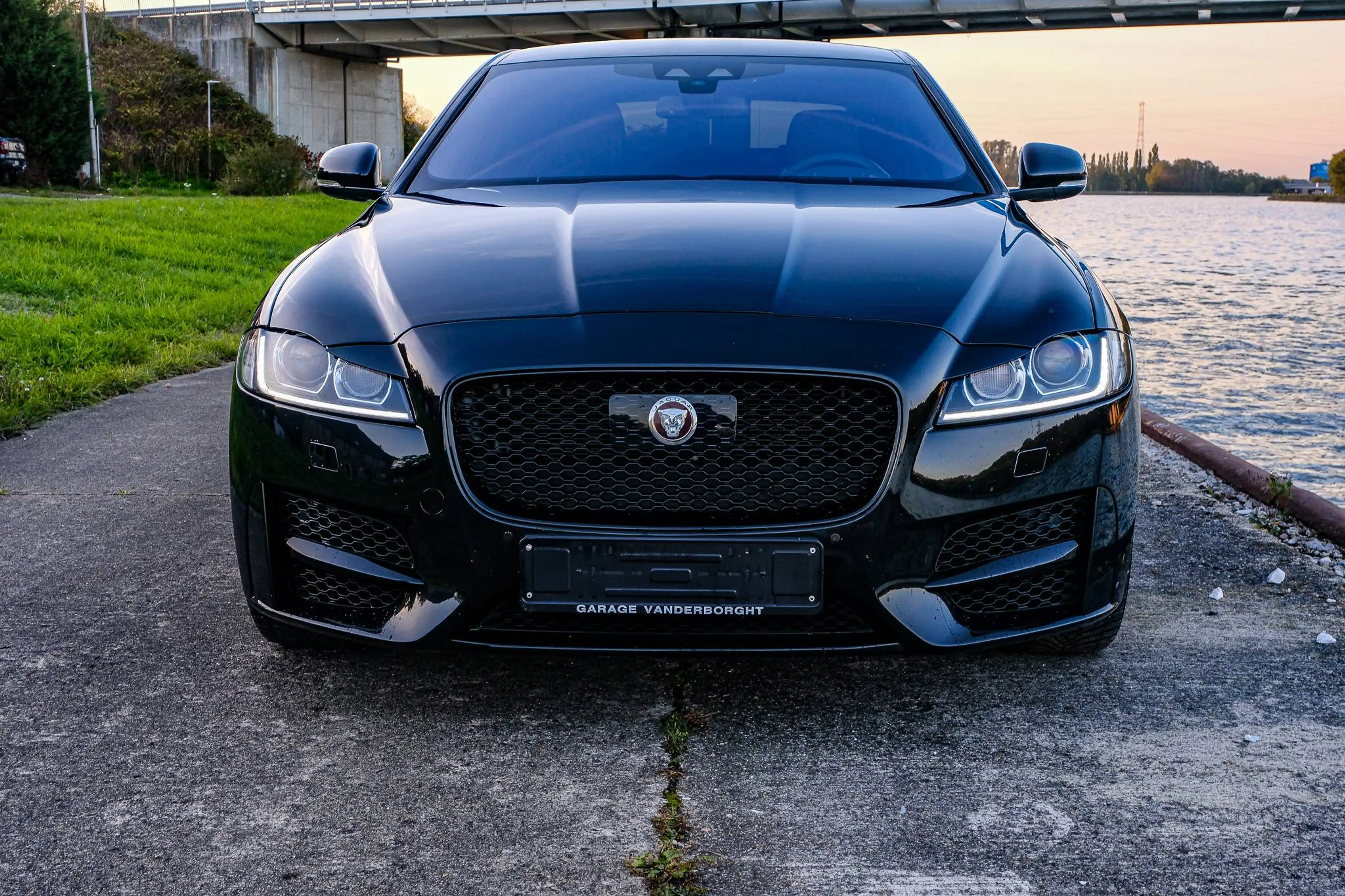 Jaguar XF 2.0 D 179pk R-Sport Meridian ACC AWD — photo 2