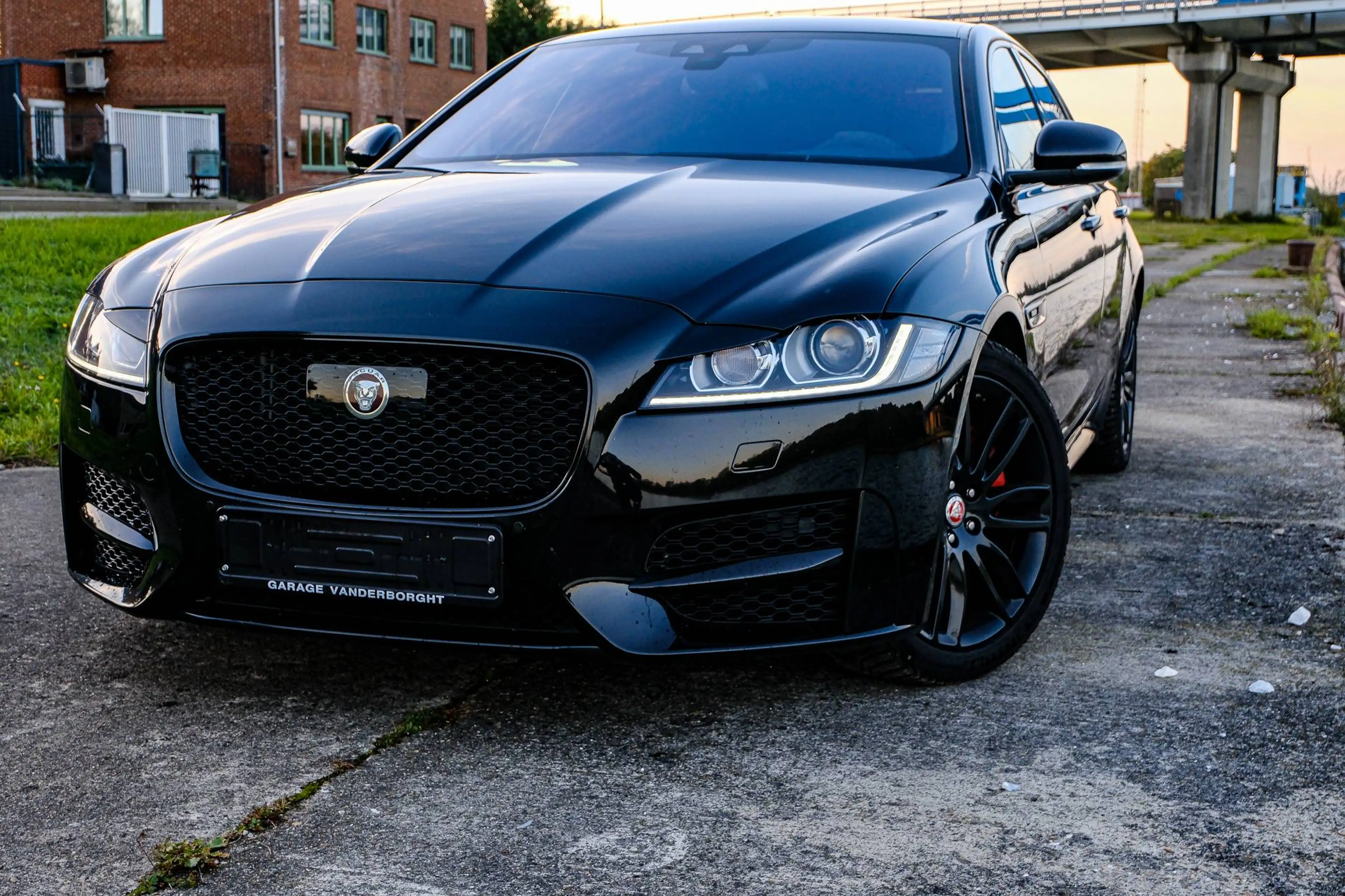 Jaguar XF 2.0 D 179pk R-Sport Meridian ACC AWD — photo 3