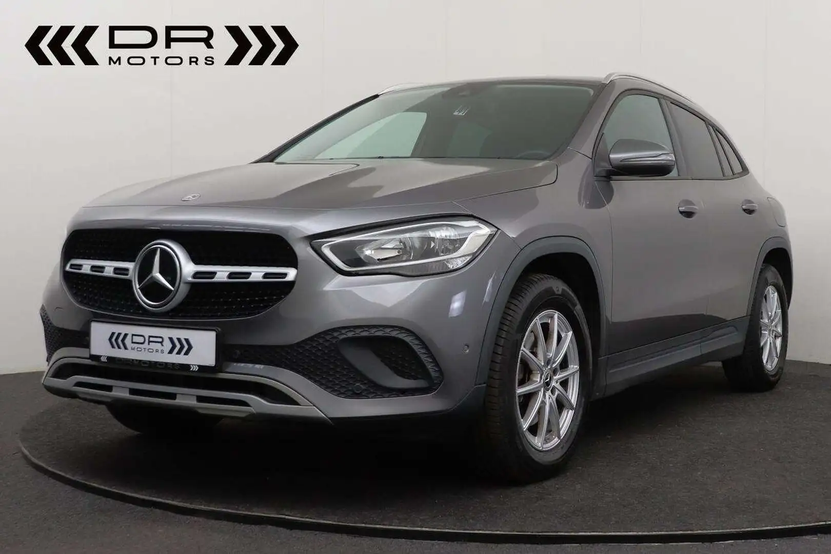 Mercedes-Benz GLA 180 DCT 7-GTRONIC - Apple Car Play/Android NAVI - C... Gris - 1