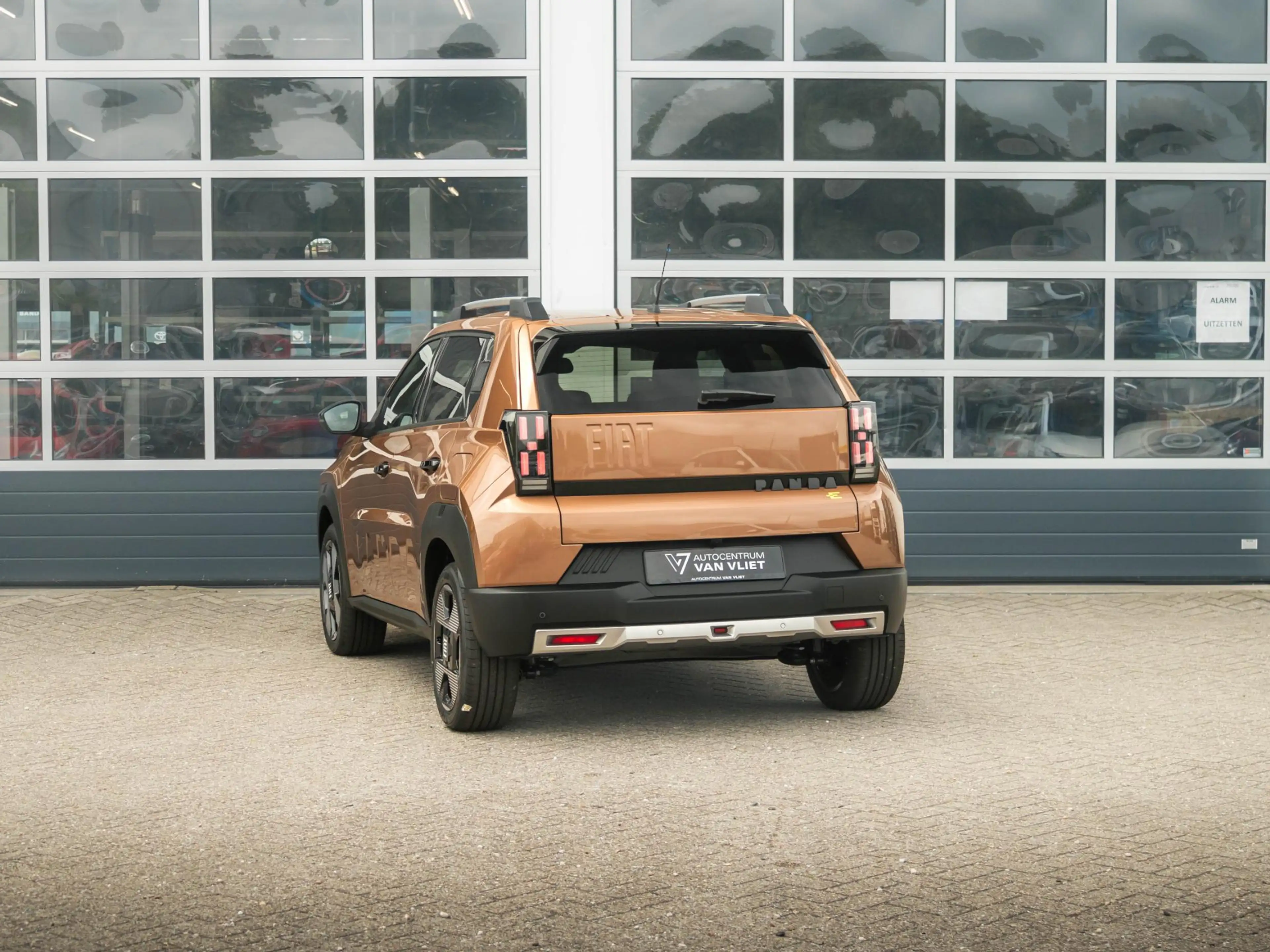 Fiat Grande Panda La Prima 44 kWh | Clima | Cruise | Camera | Apple — photo 10