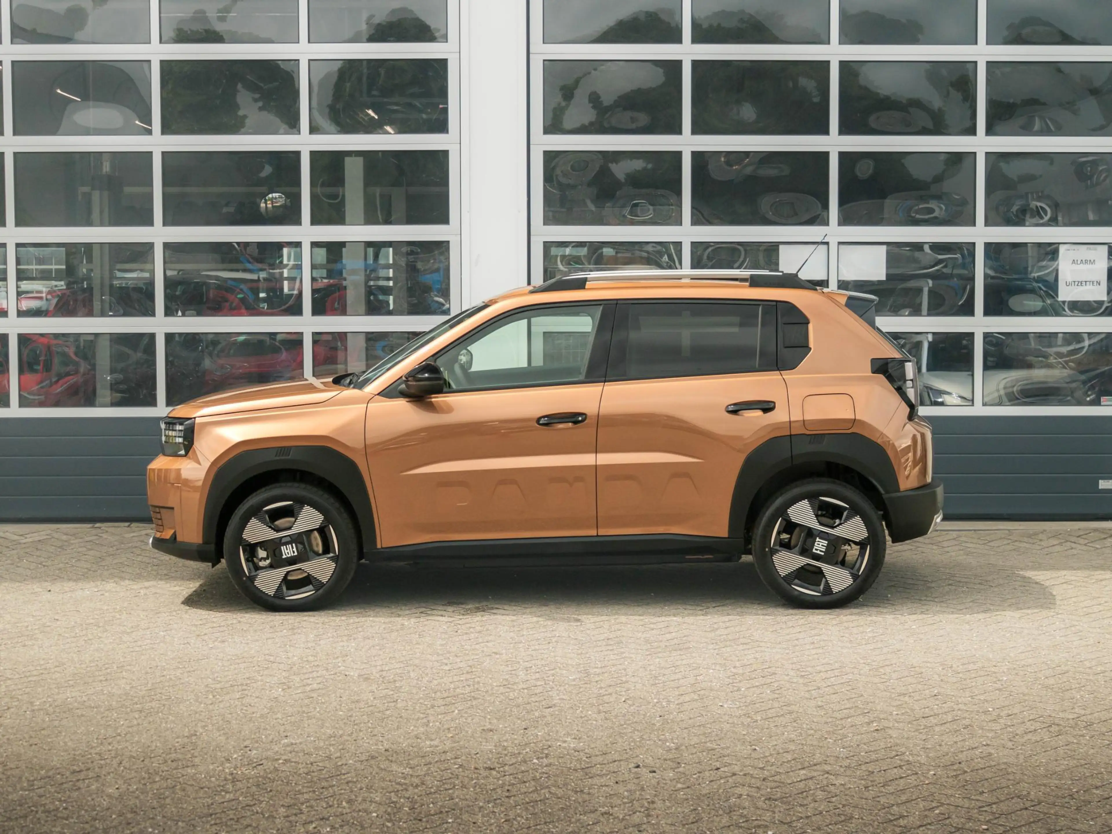 Fiat Grande Panda La Prima 44 kWh | Clima | Cruise | Camera | Apple — photo 12