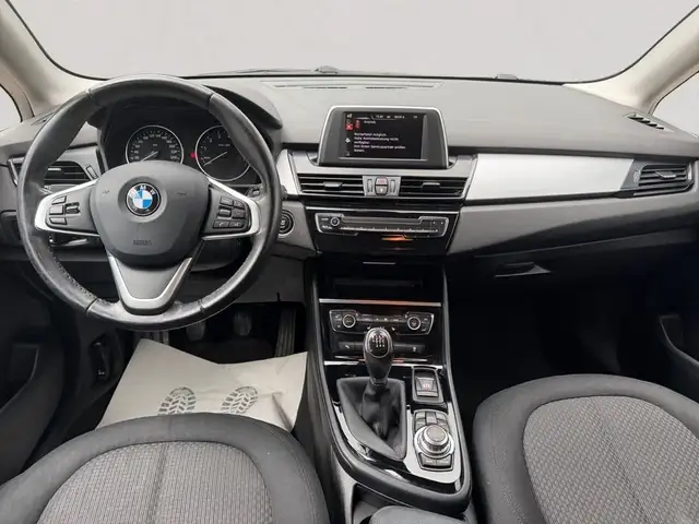 BMW 2 Series view 7