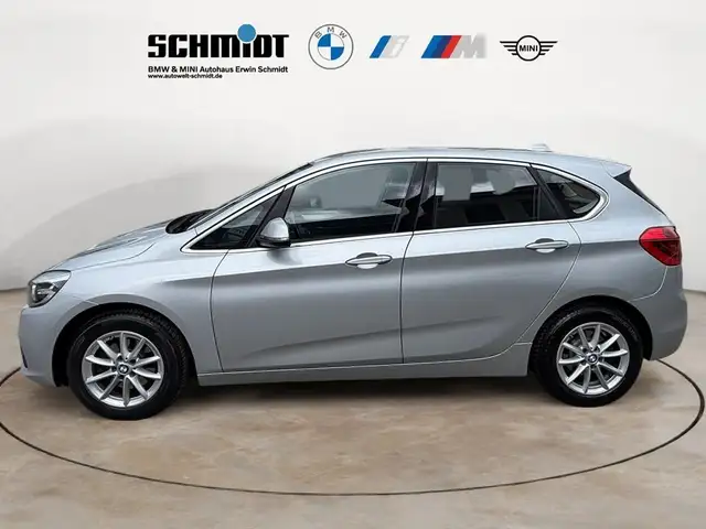 BMW 2 Series view 2