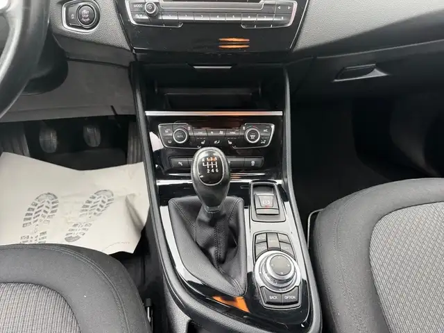BMW 2 Series view 8