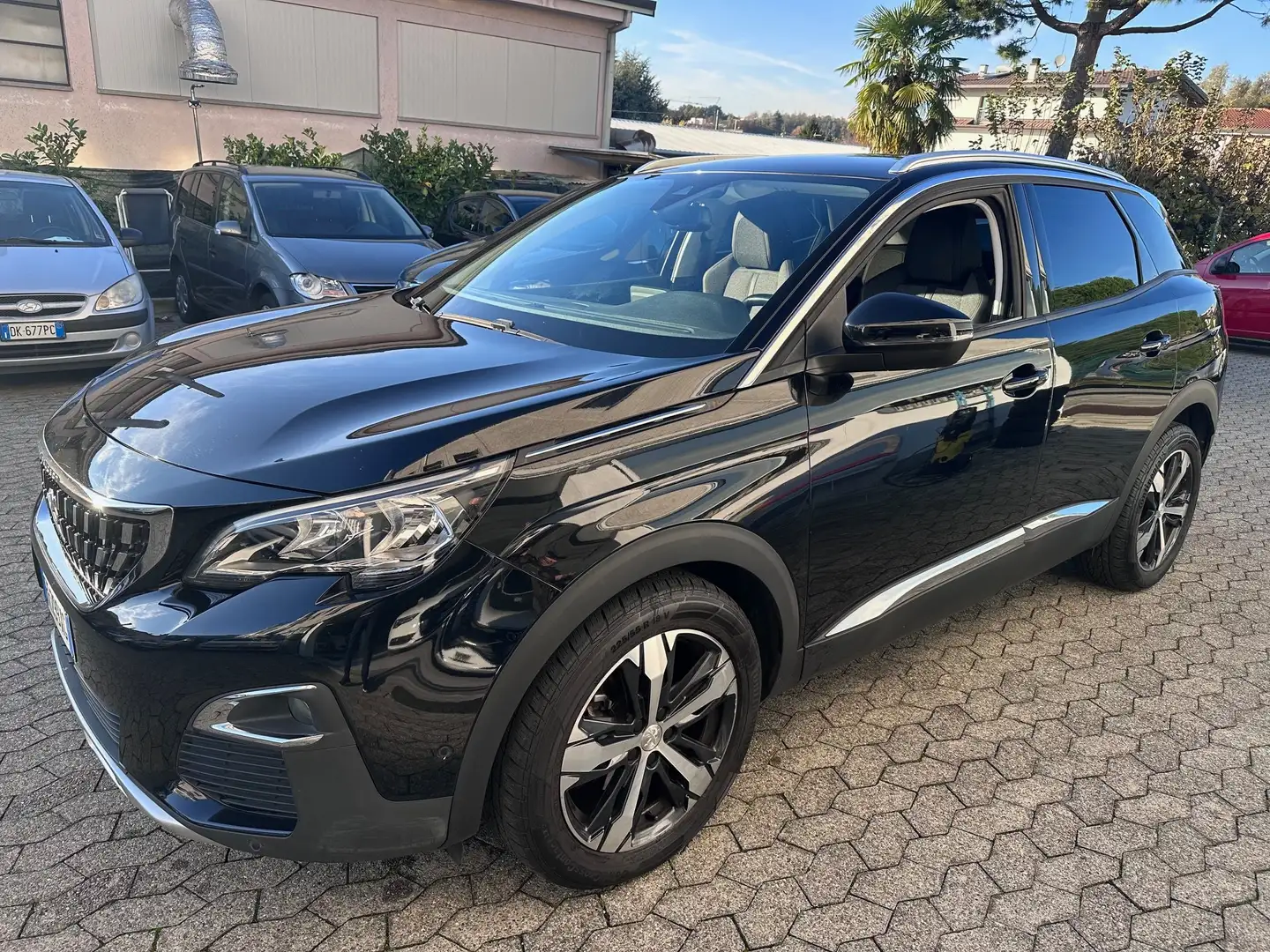 Peugeot 3008 BlueHDi 120CV Allure*FULL OPTIONAL*NAVI Schwarz - 1