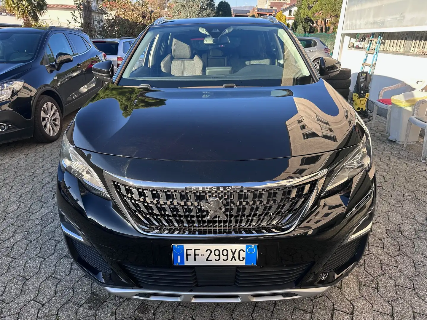 Peugeot 3008 BlueHDi 120CV Allure*FULL OPTIONAL*NAVI Schwarz - 2