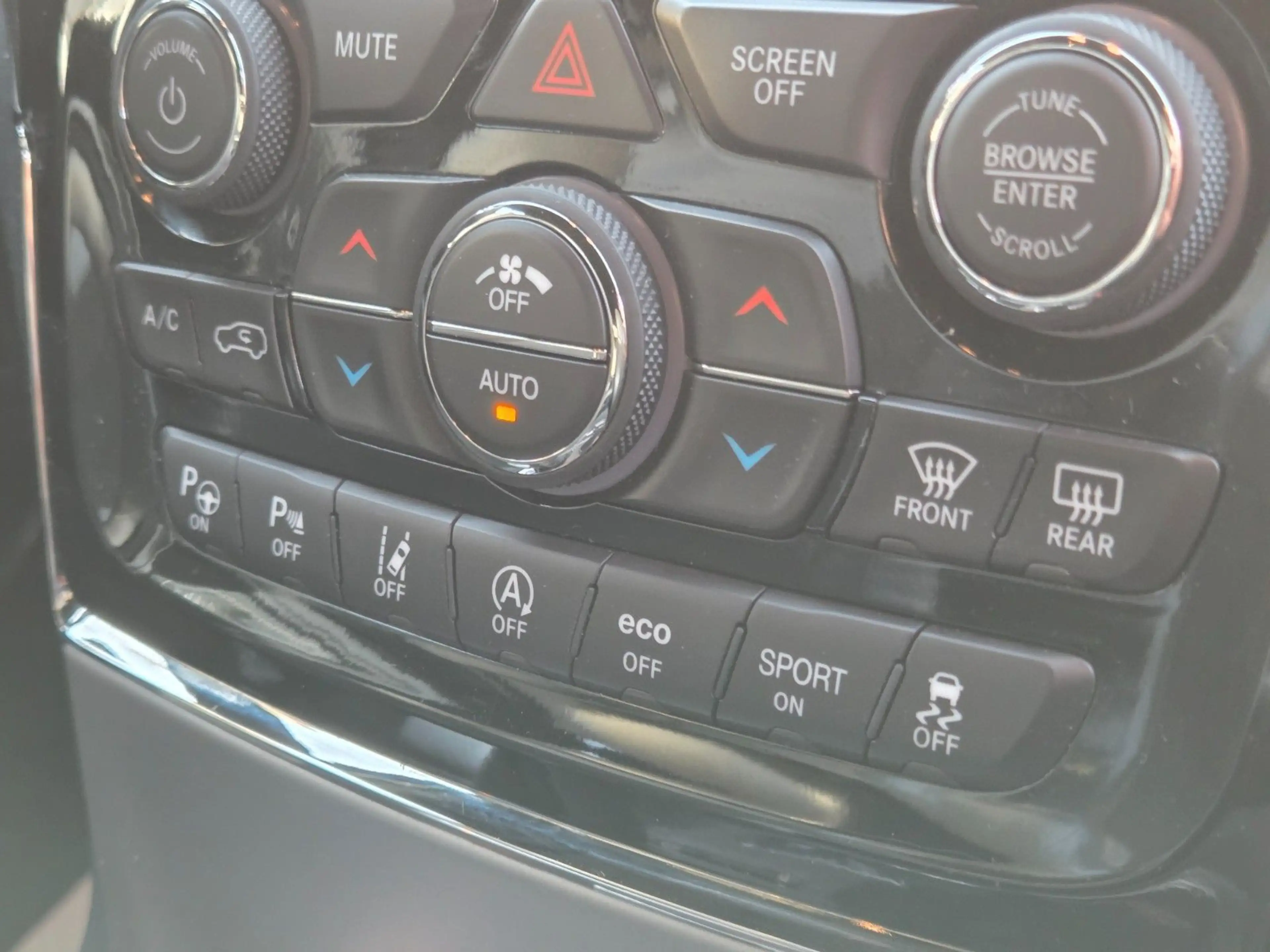 Jeep Grand Cherokee 3.0 CRD S +PANO+MEMORY+ — photo 23