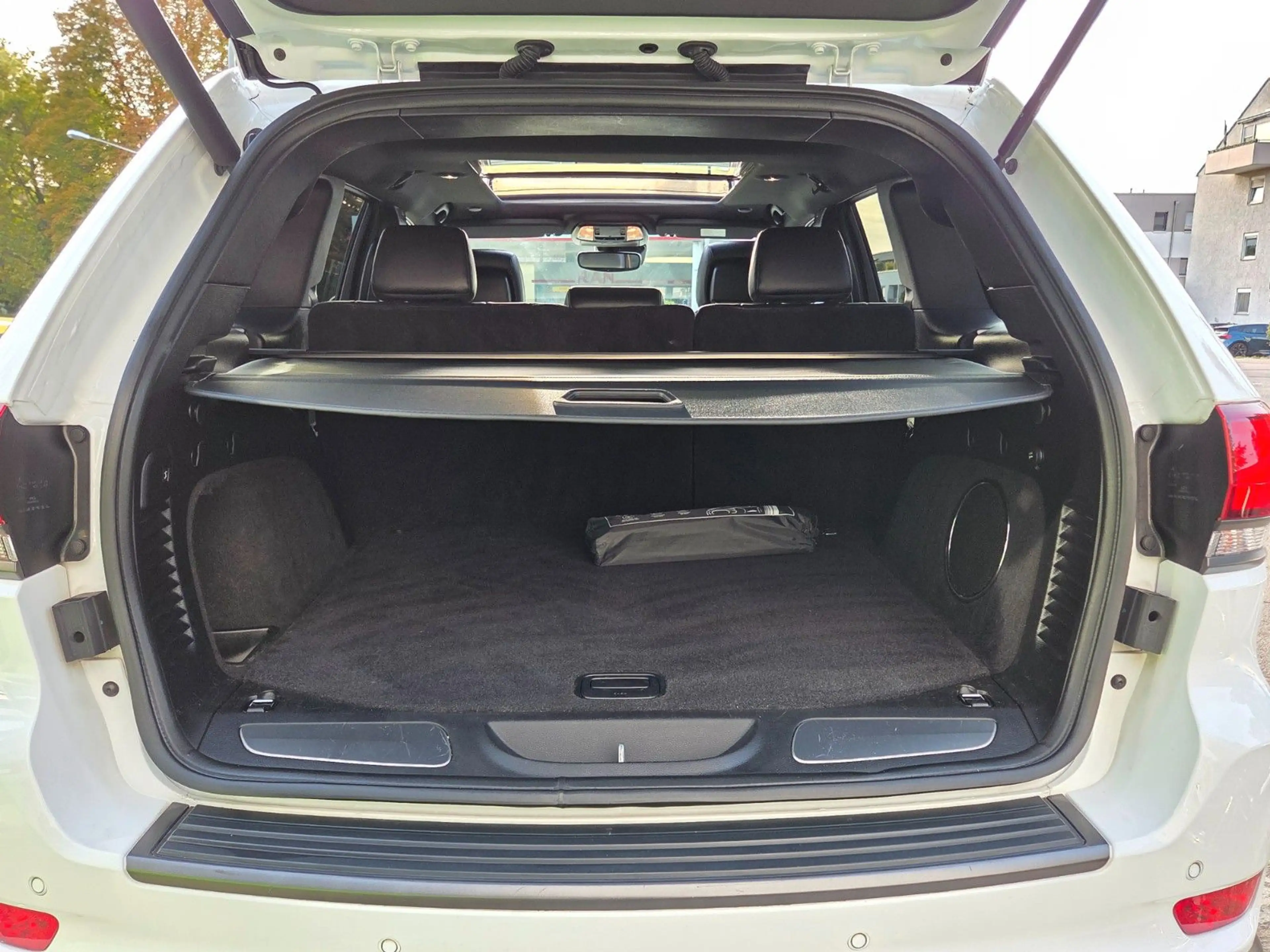 Jeep Grand Cherokee 3.0 CRD S +PANO+MEMORY+ — photo 27