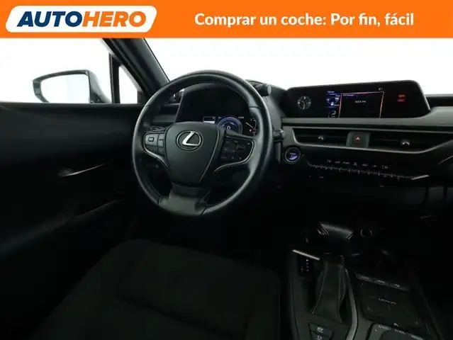Lexus Ux view 14