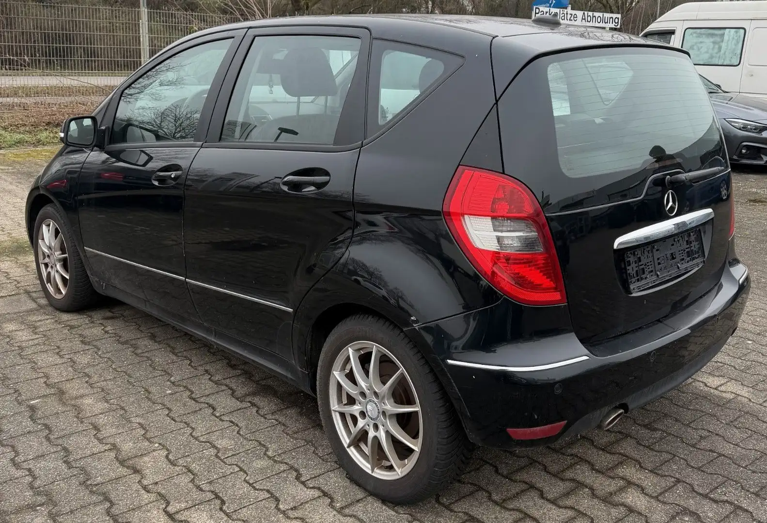 Mercedes-Benz A 160 AVANTGARDE BlueEFF PDC Sitzheizung Schwarz - 2