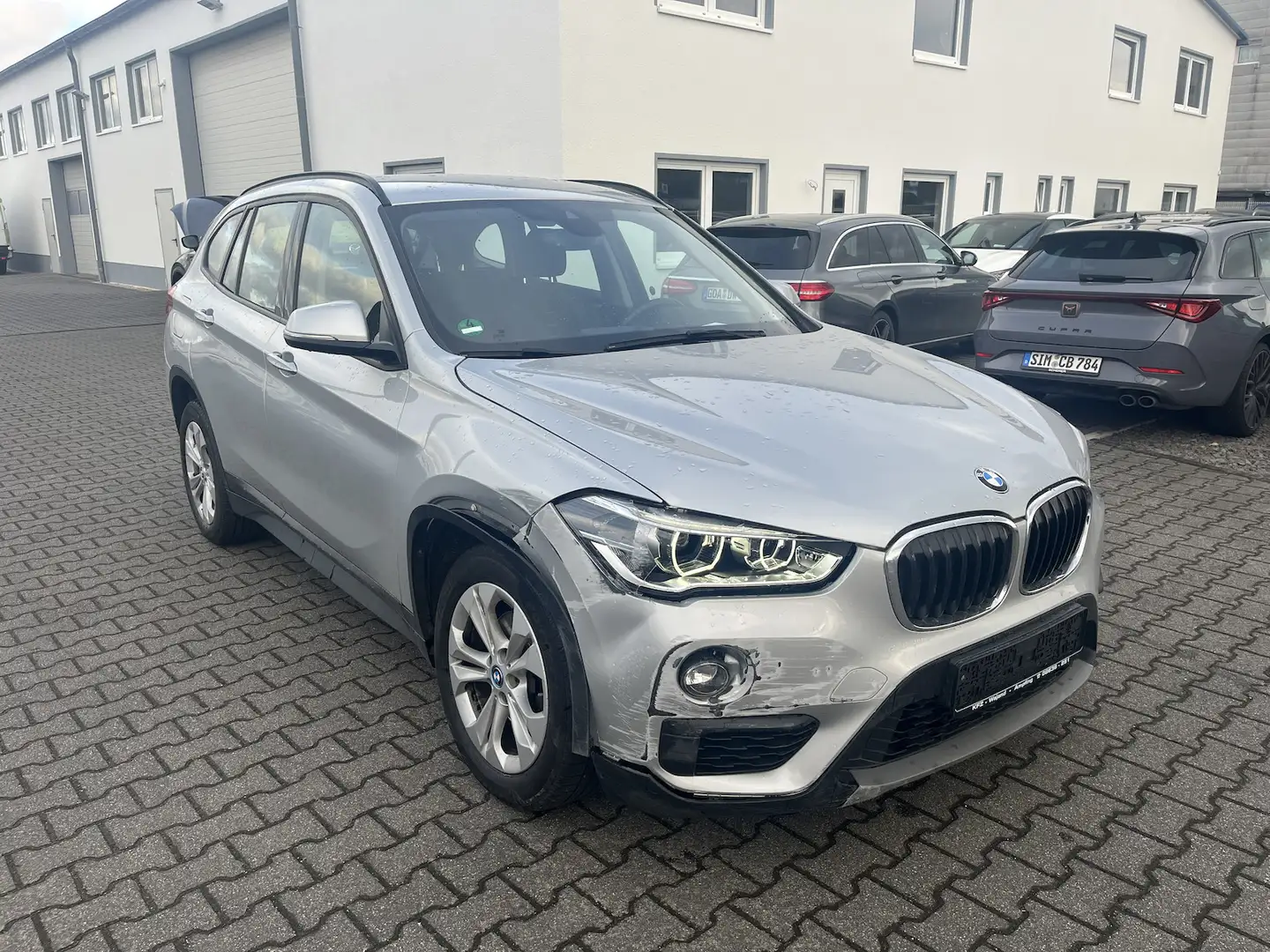 BMW X1 sDrive 18 d Advantage 2.0 Diesel,Autom. Gris - 2