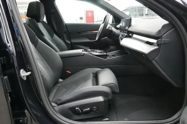 BMW 540 d xDrive *M-Paket Pro/AHK/B&W Sound/Pano/Innovationspaket/Sitzlüftung/Standhzg.* Ansicht 38