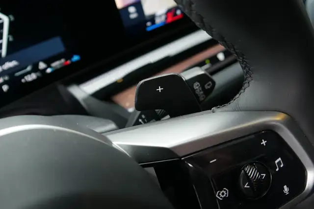 BMW 540 d xDrive *M-Paket Pro/AHK/B&W Sound/Pano/Innovationspaket/Sitzlüftung/Standhzg.* Ansicht 20