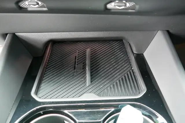 BMW 540 d xDrive *M-Paket Pro/AHK/B&W Sound/Pano/Innovationspaket/Sitzlüftung/Standhzg.* Ansicht 31