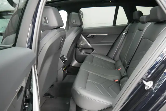 BMW 540 d xDrive *M-Paket Pro/AHK/B&W Sound/Pano/Innovationspaket/Sitzlüftung/Standhzg.* Ansicht 6