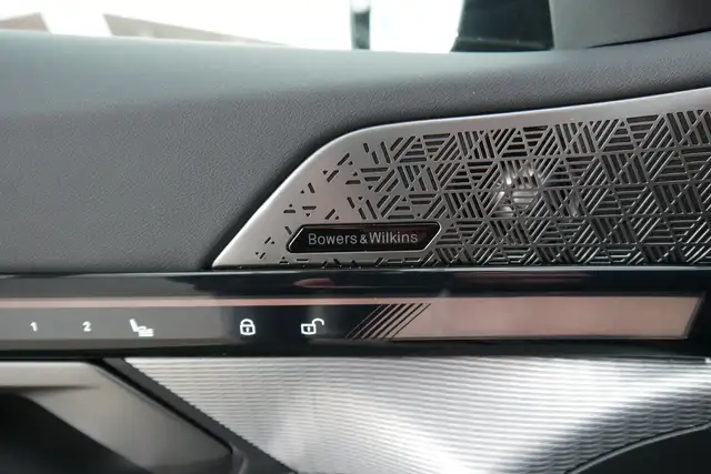 BMW 540 d xDrive *M-Paket Pro/AHK/B&W Sound/Pano/Innovationspaket/Sitzlüftung/Standhzg.* Ansicht 10