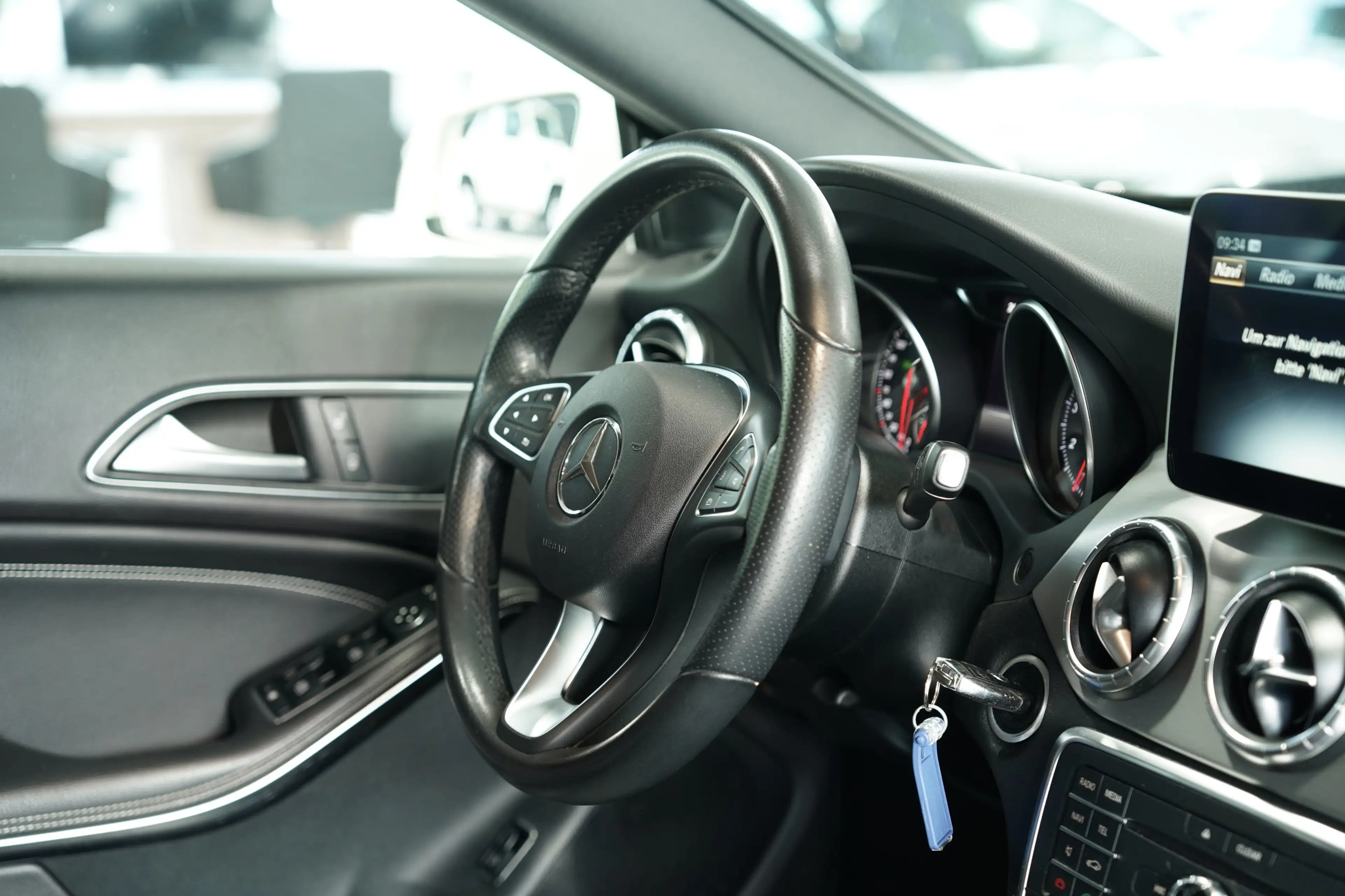 Mercedes-Benz CLA 220 4M Urban *18 *Pano*Navi — photo 15