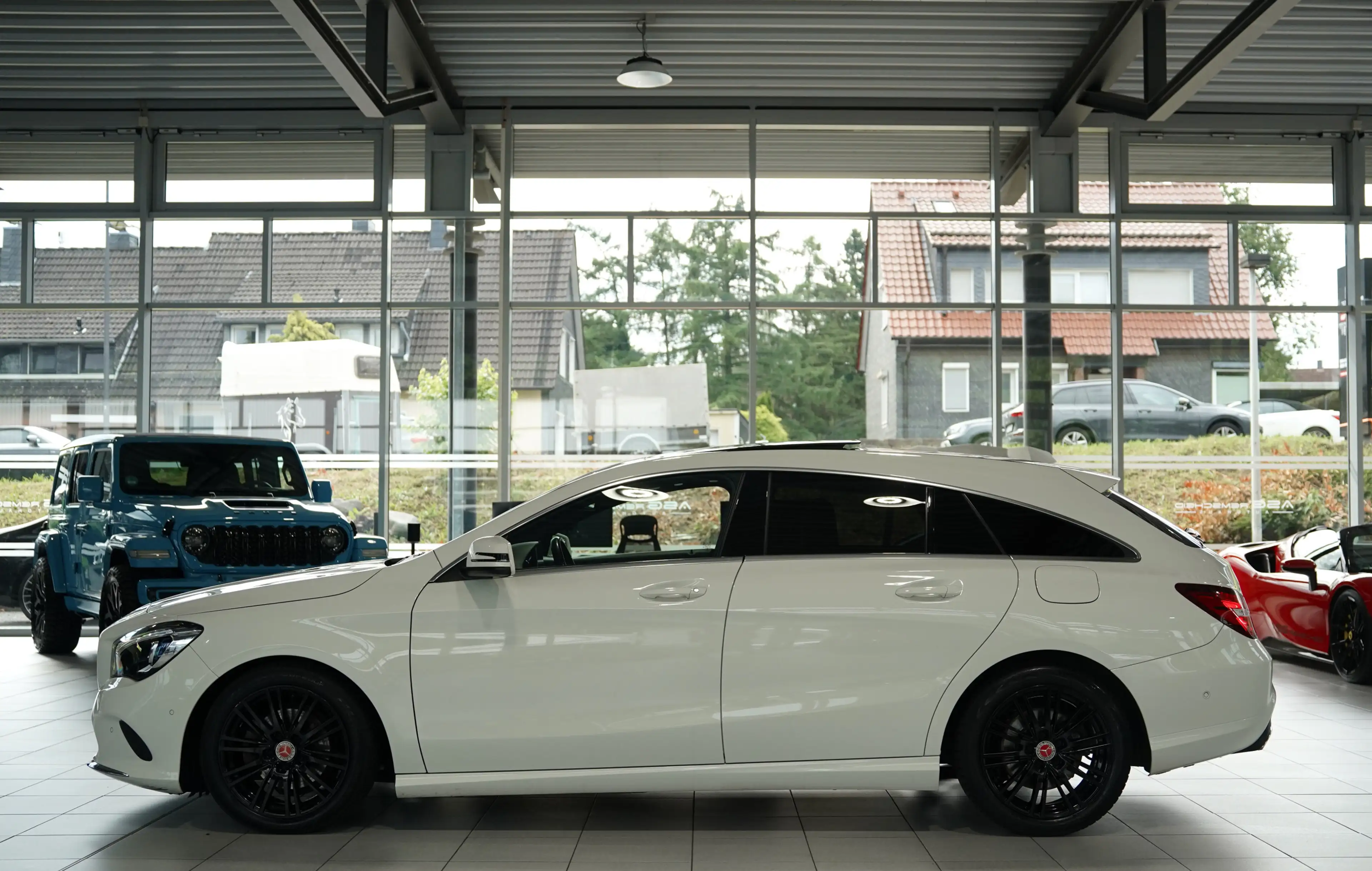 Mercedes-Benz CLA 220 4M Urban *18 *Pano*Navi — photo 10