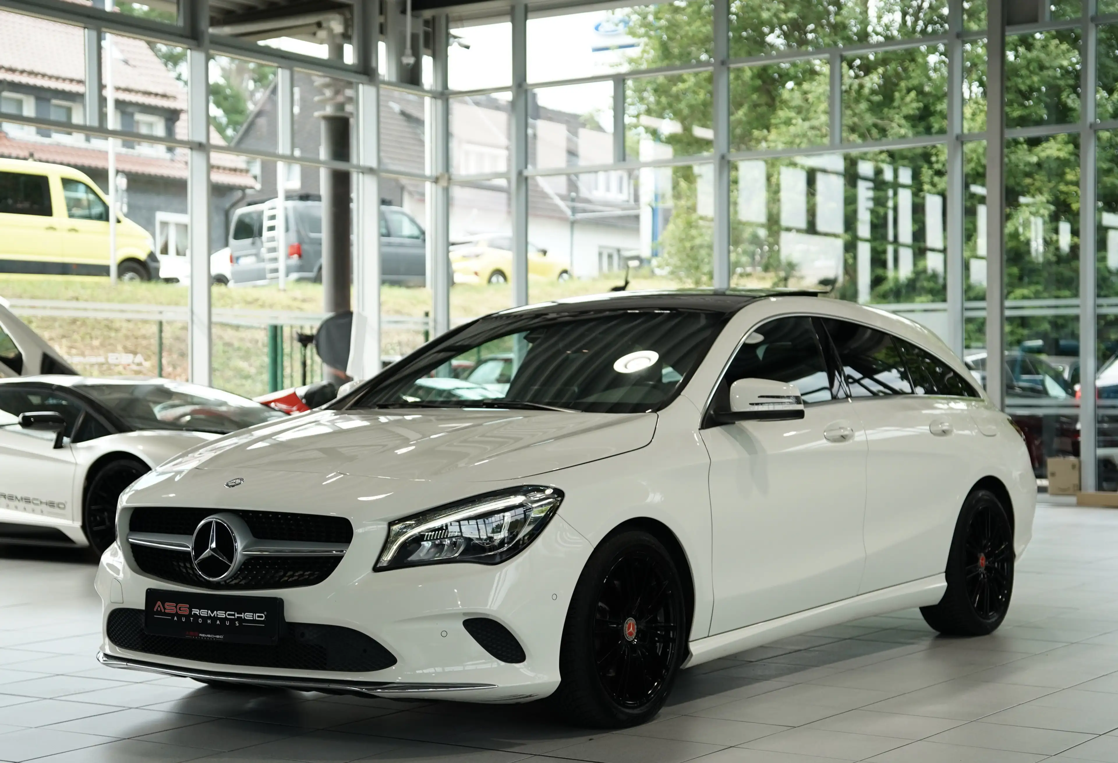 Mercedes-Benz CLA 220 4M Urban *18 *Pano*Navi — photo 5