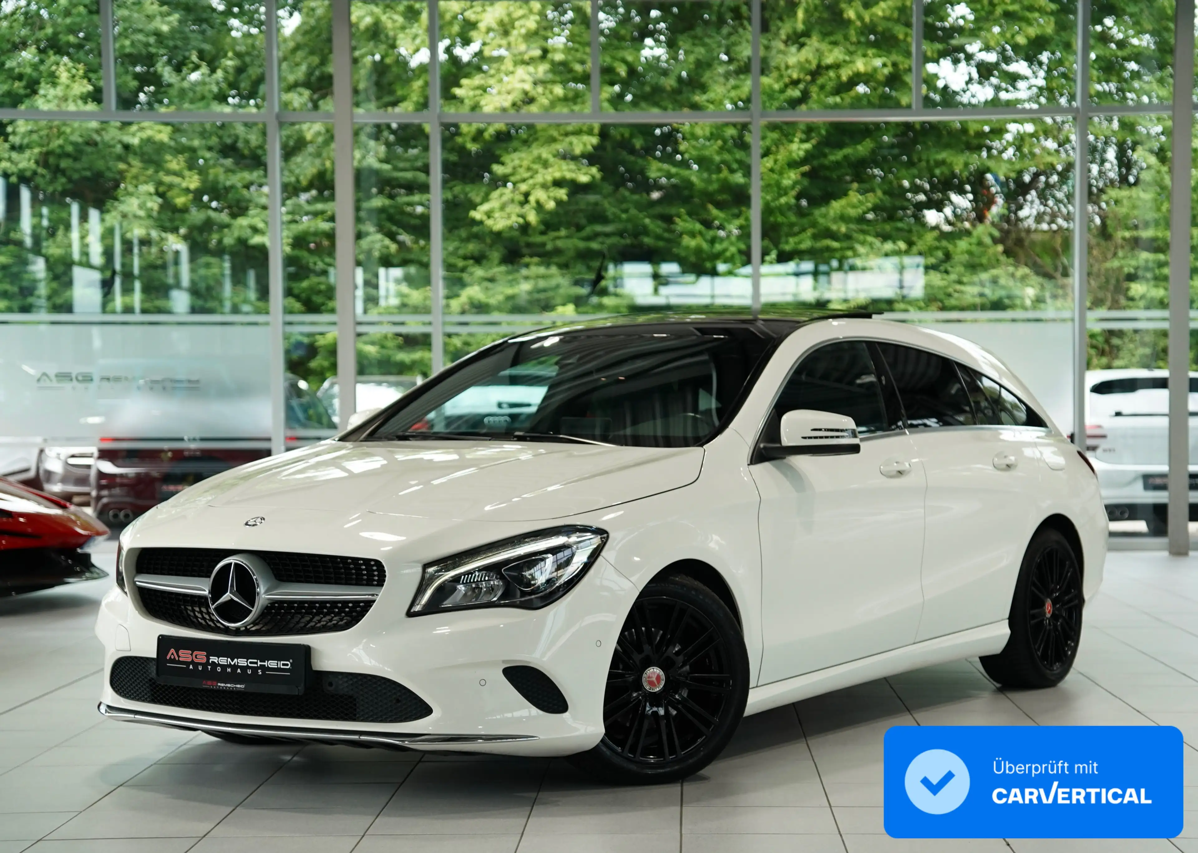 Mercedes-Benz CLA 220 4M Urban *18 *Pano*Navi