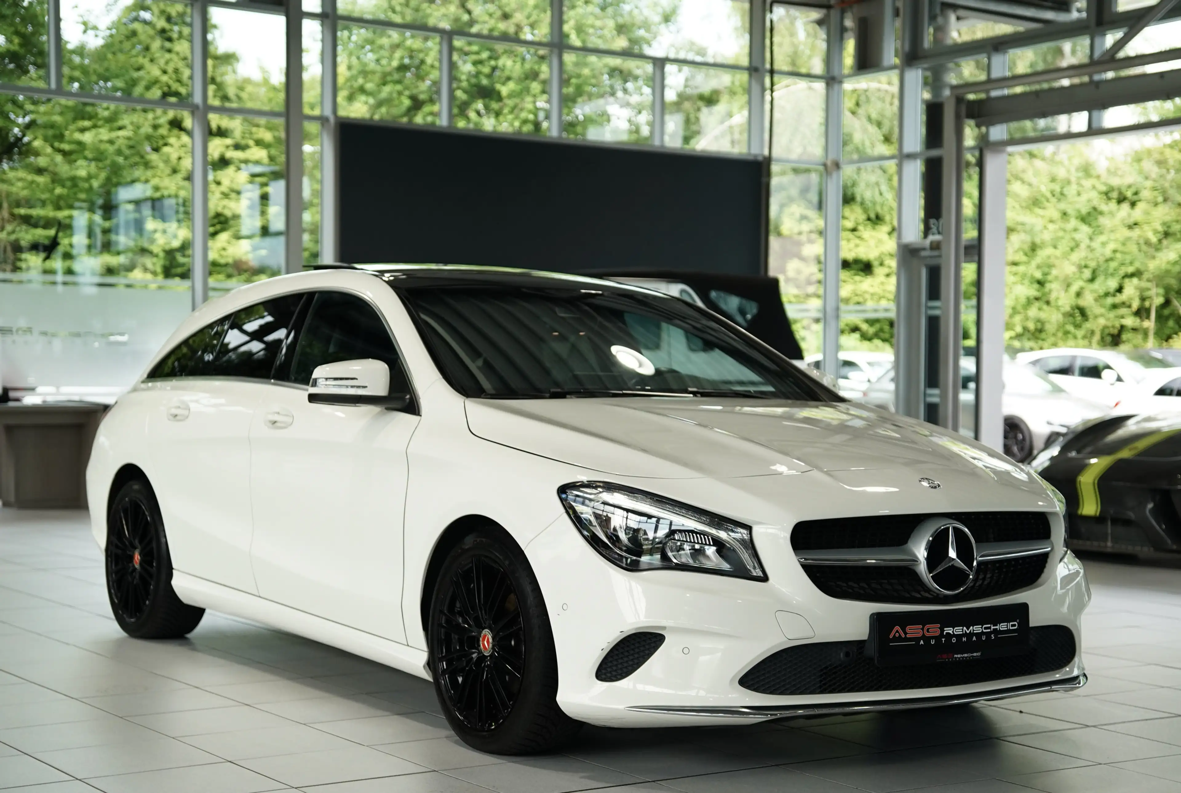 Mercedes-Benz CLA 220 4M Urban *18 *Pano*Navi — photo 6
