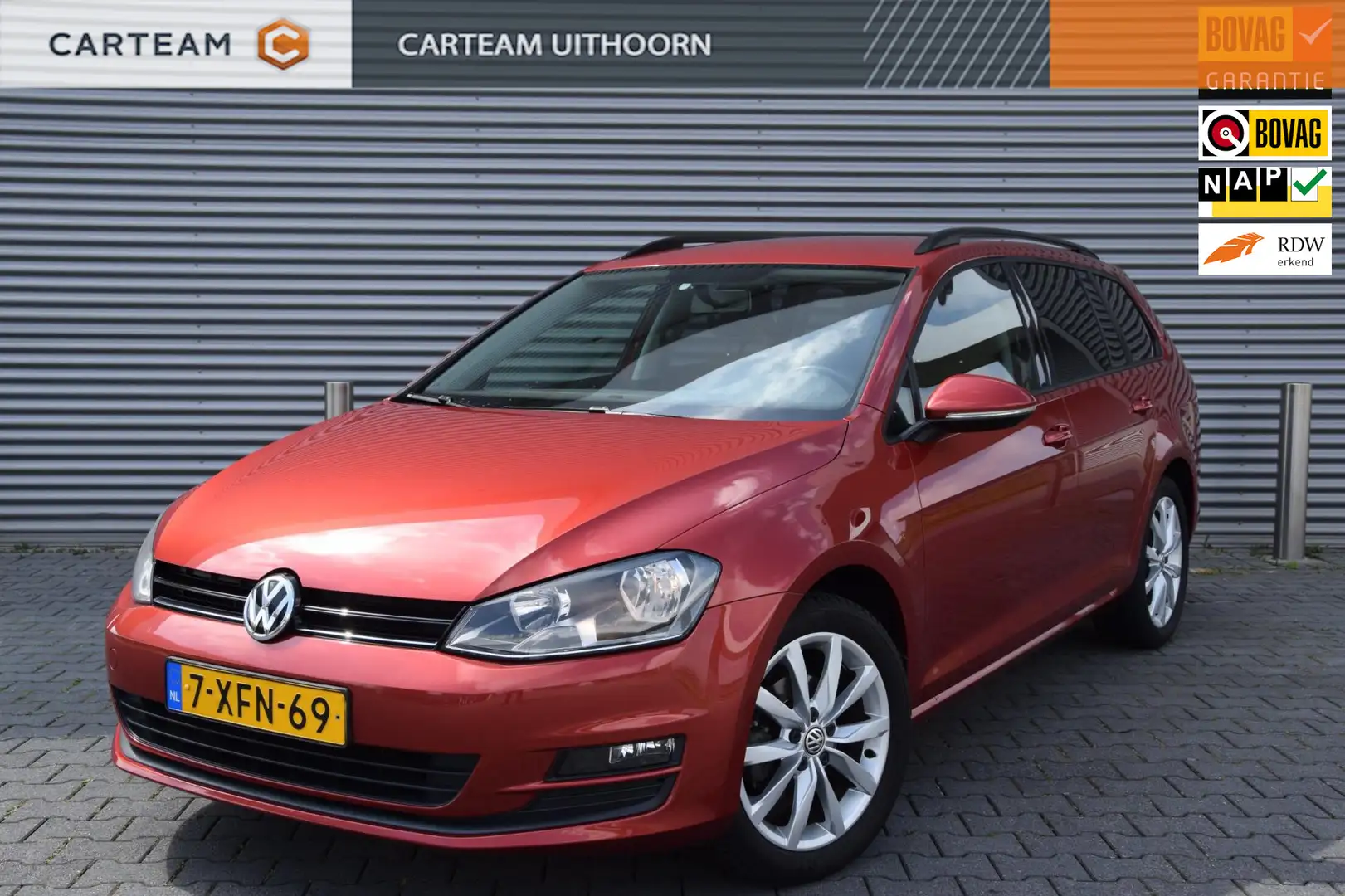 Volkswagen Golf Variant 1.2 TSI Trendline, Airco, Navigatie, Trekhaak Rood - 1