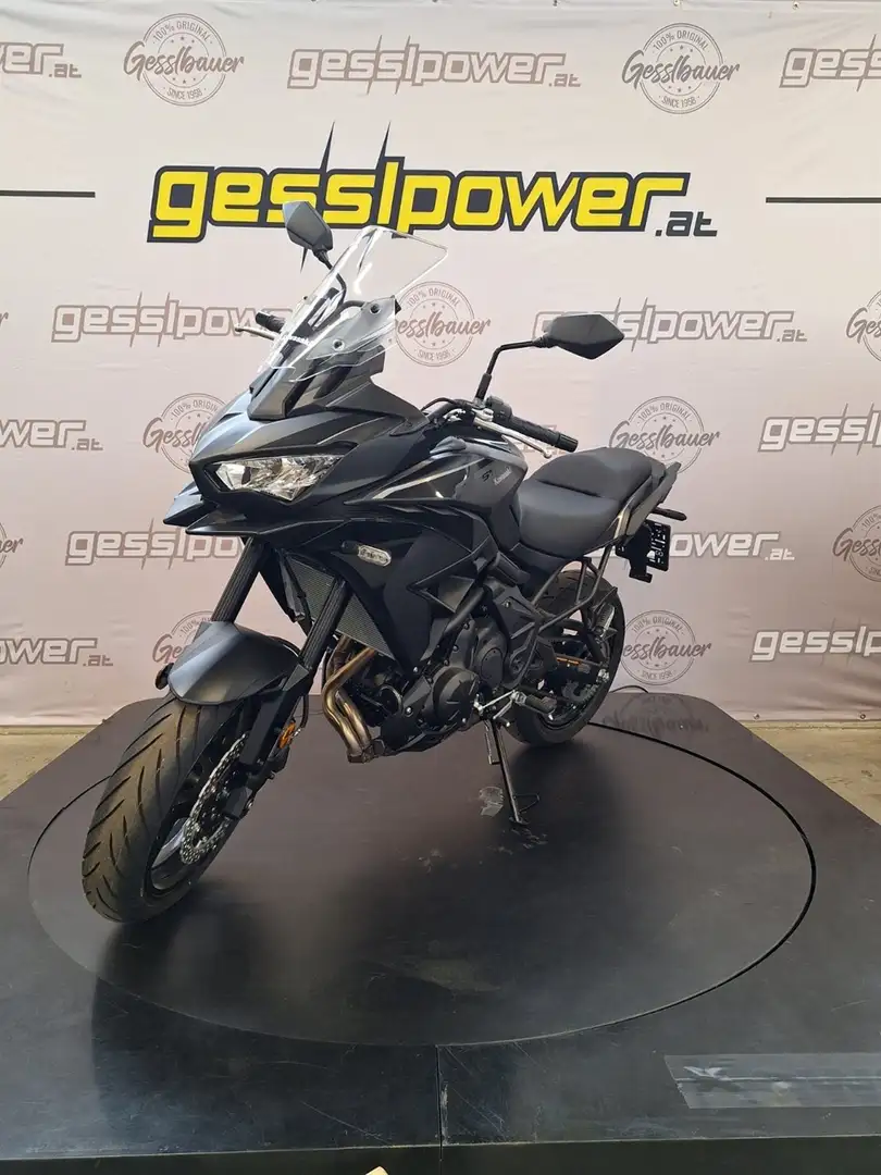 Kawasaki Versys 650 crna - 2