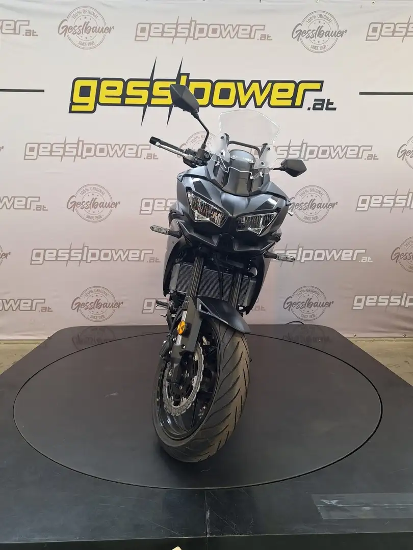 Kawasaki Versys 650 crna - 1