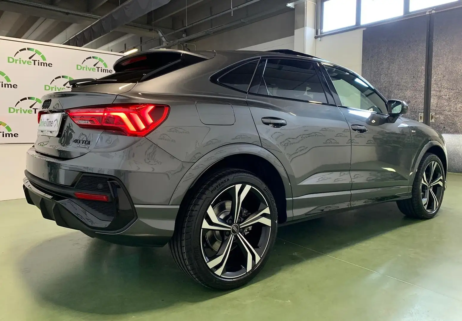 Audi Q3 Q3 Sportback 40TDI S-Line Edition quattro S-Tronic Gris - 2