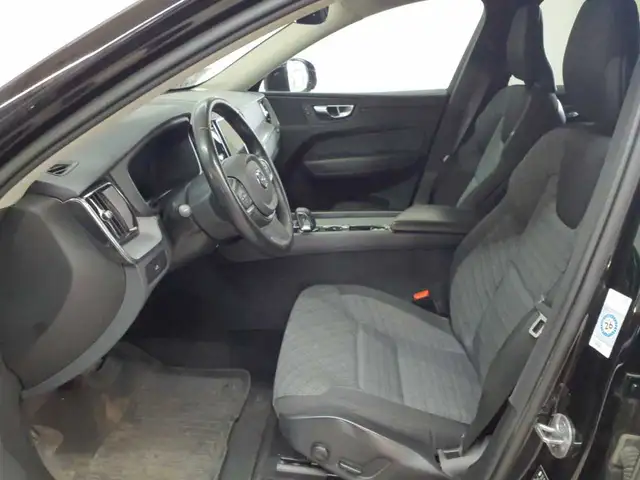 Volvo XC60 view 3