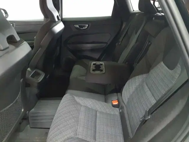 Volvo XC60 view 5