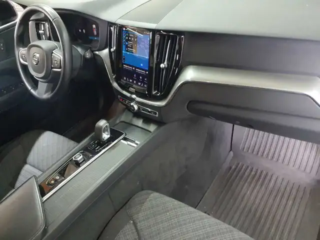 Volvo XC60 view 14