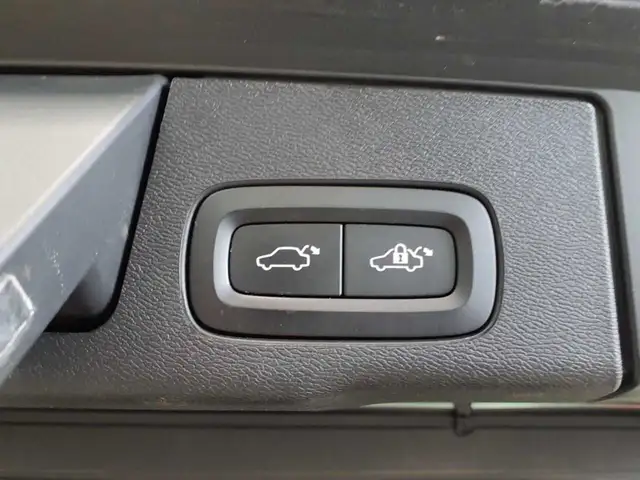 Volvo XC60 view 11