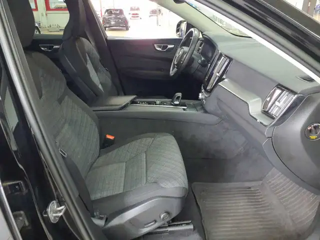 Volvo XC60 view 13