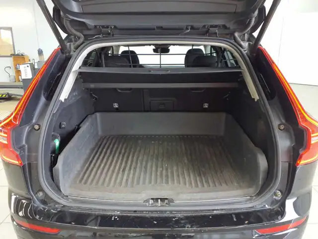 Volvo XC60 view 9