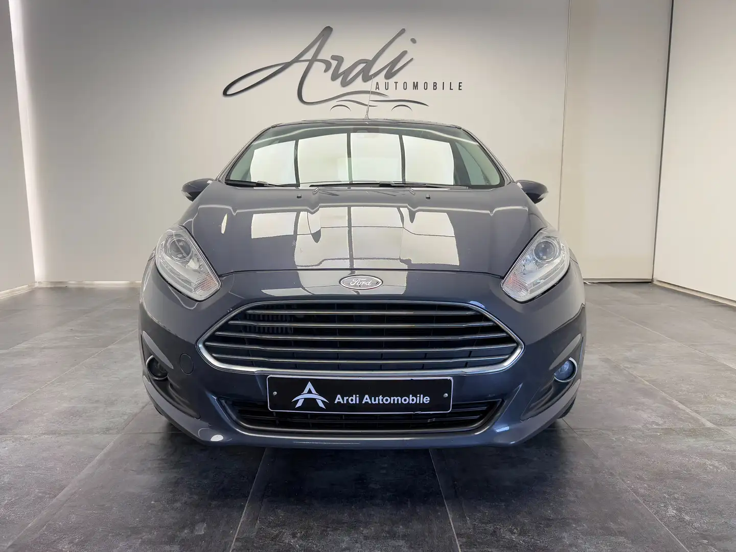 Ford Fiesta 1.0 EcoBoost *AIRCO*PARK ASSIST*GARANTIE 12 MOIS* Gris - 2