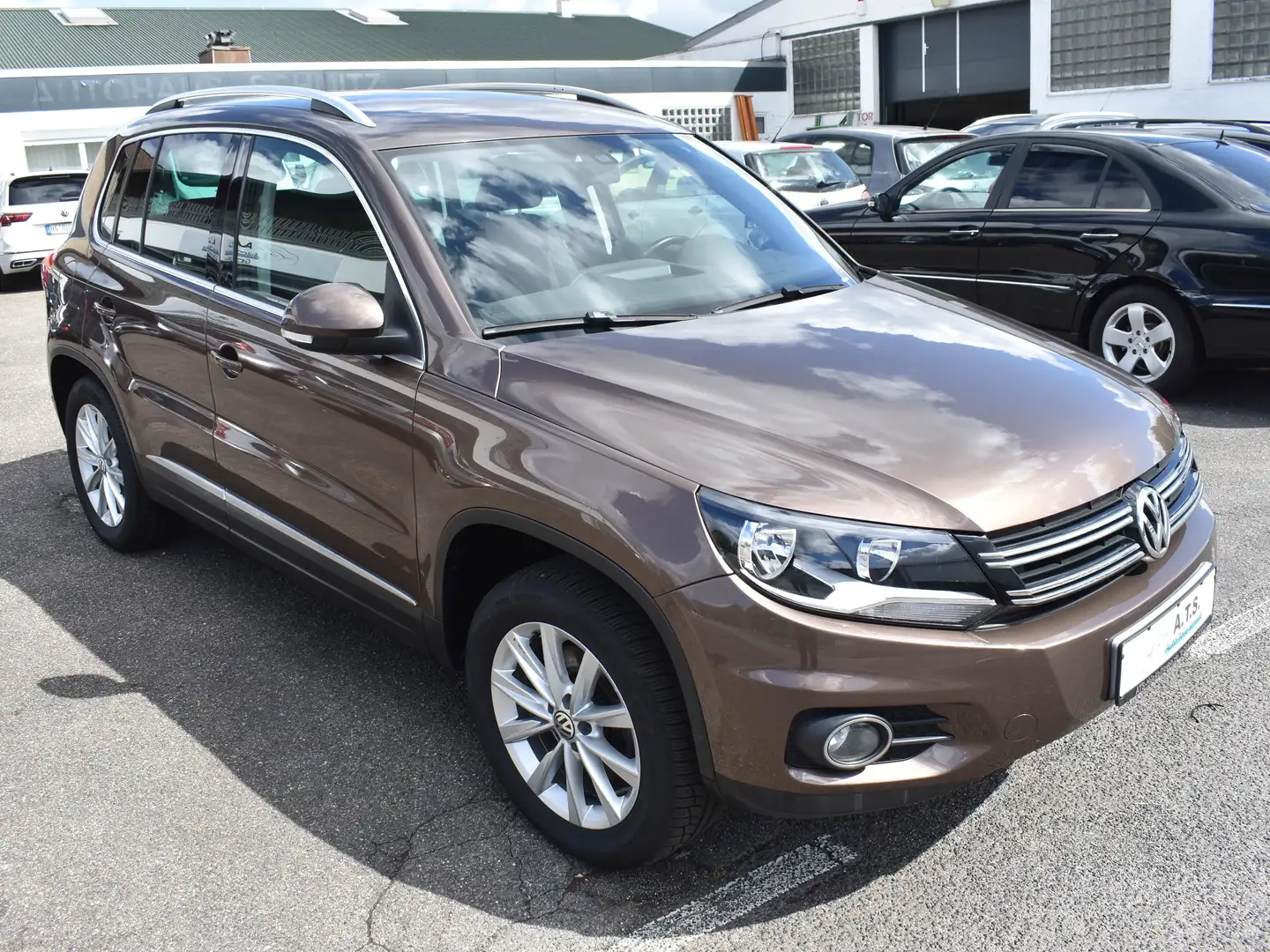Volkswagen Tiguan Track & Style 4Motion AUTOMATIK*AHK*ZAHNRIEMEN Braun - 2