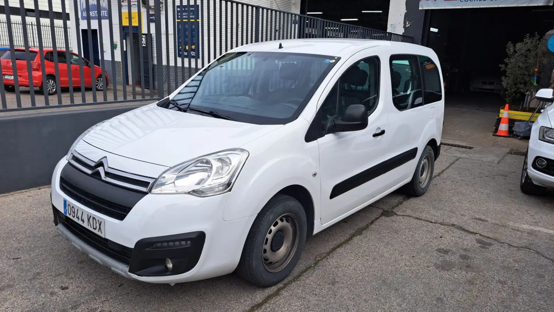 Citroen Berlingo Multispace 1.6BlueHDi Feel 100 Weiß - 1