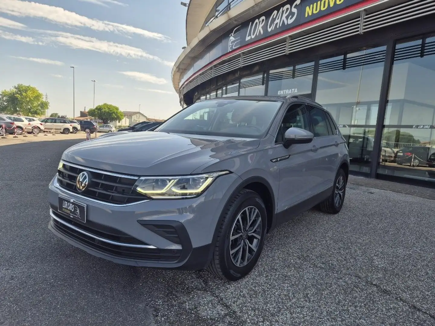 Volkswagen Tiguan 2.0 TDI 150 CV SCR DSG Life Grigio - 1