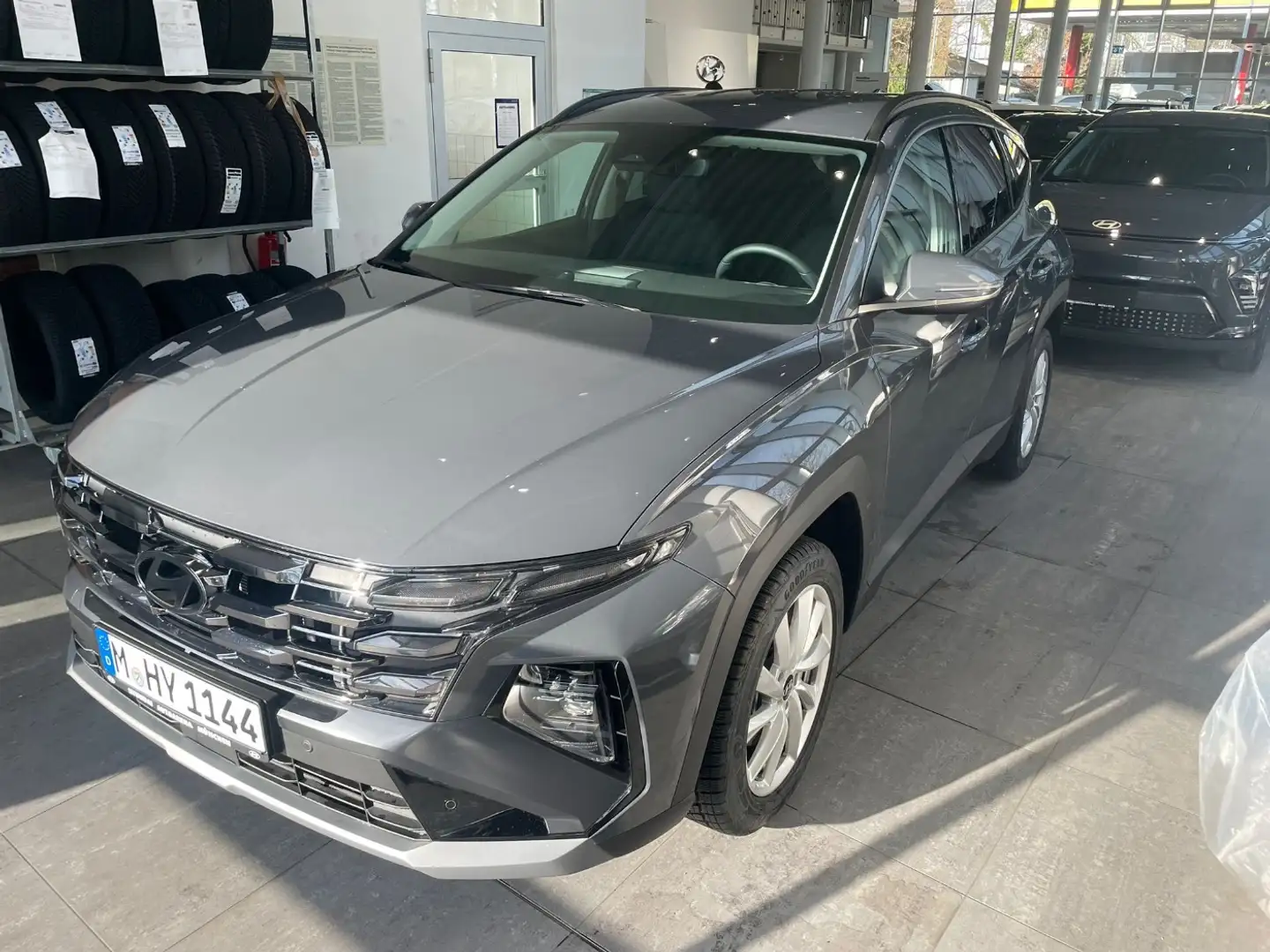 Hyundai TUCSON 1.6 T-GDI Mild-Hybrid Trend FLA SpurH LM Grau - 2