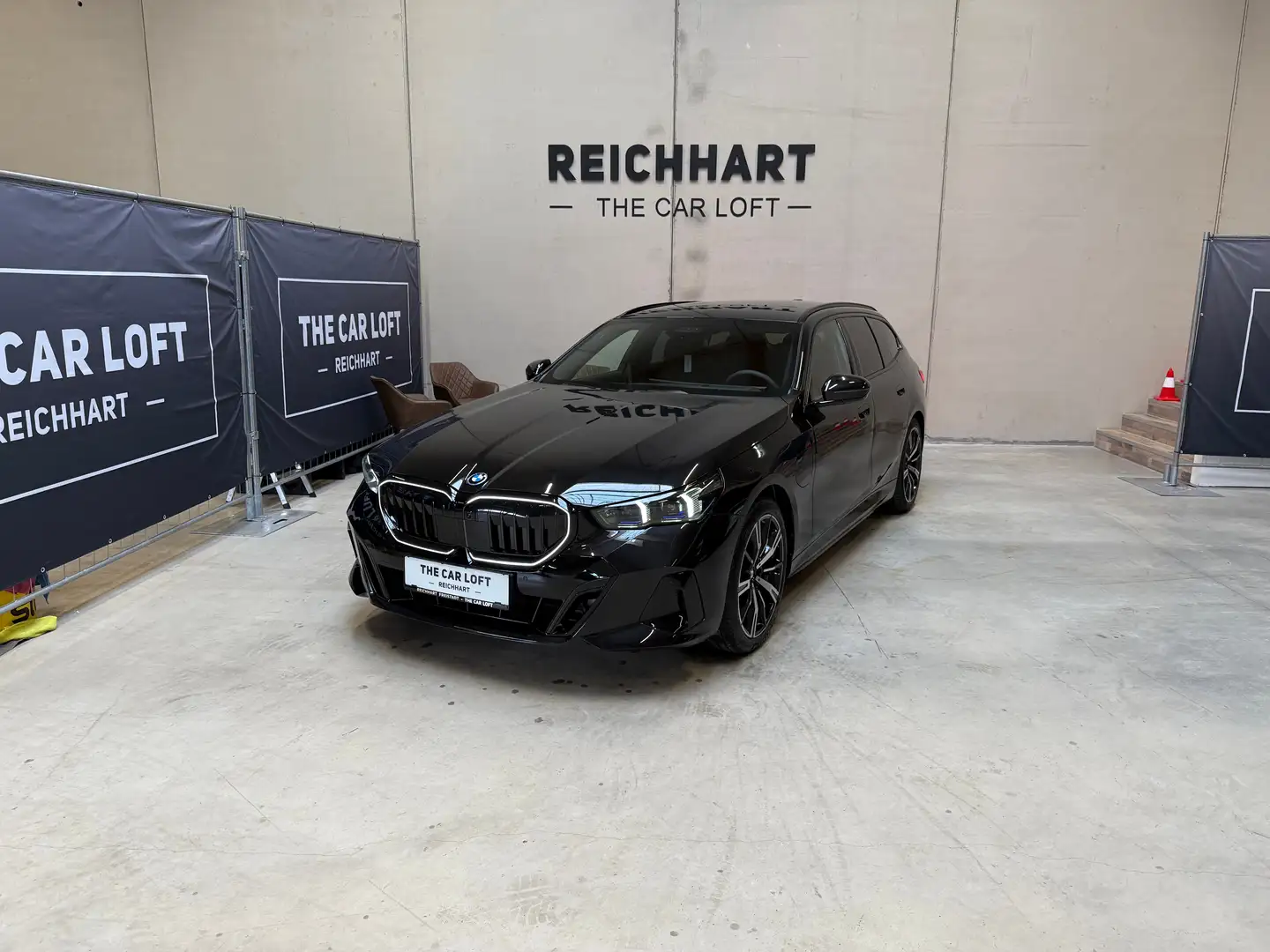 BMW 530 e xDrive Touring M SPORT PRO - LEASINGAKTION Schwarz - 1